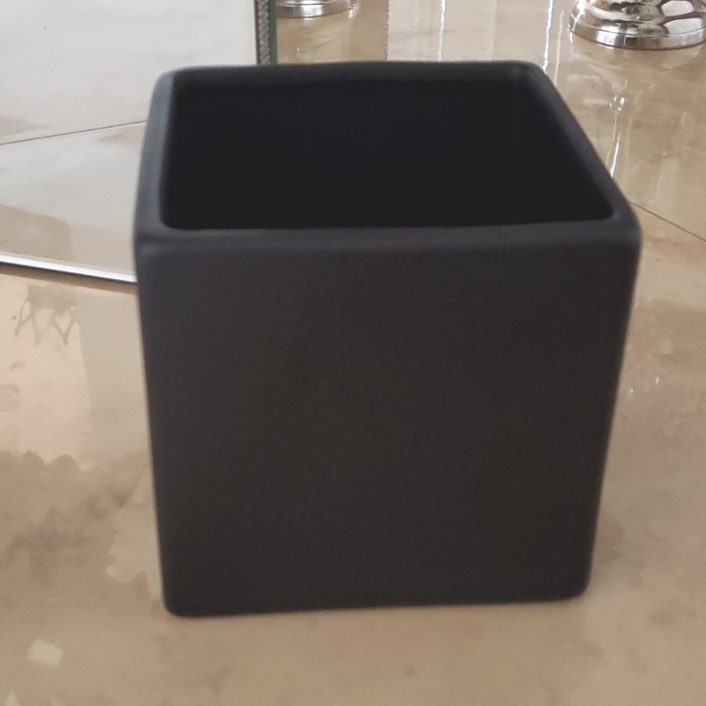 Black Rectangle Vase nwot